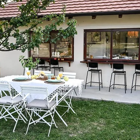 - Kuca Za Odmor * Bukovik